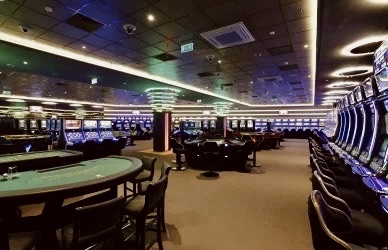 Live table games in action