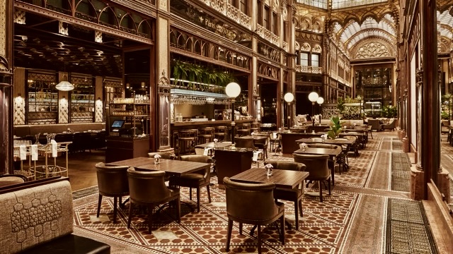 Párisi Brasserie interior